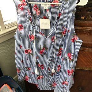Liz Claiborne blue floral top
